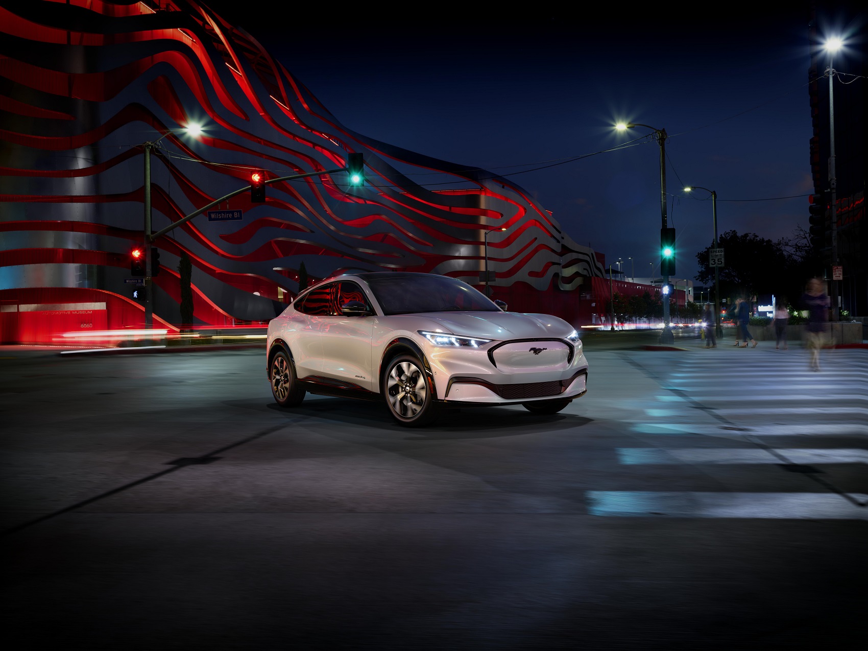 „Így készült a Mustang Mach-E”: A nézők bepillanthatnak a kulisszák mögé