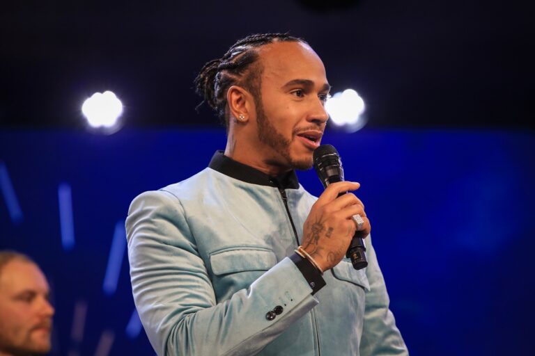 Lewis Hamilton, Mercedes, racingline