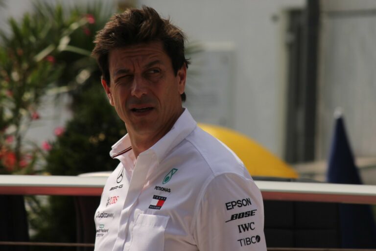 Wolff, racingline