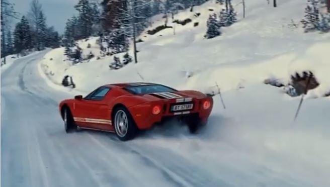 VIDEÓK: Te melyikkel mennél csapatni a hóban?