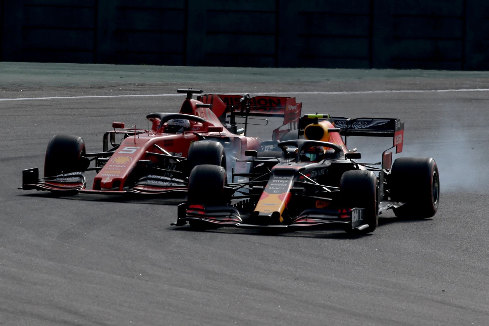 Nehéz vezetni a Red Bullt, de vajon Vettel jobb lenne, mint Albon?