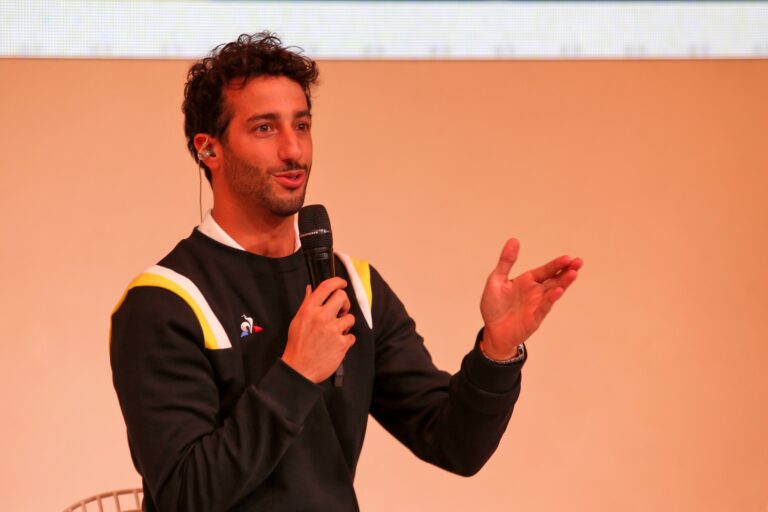 Ricciardo, Renault, racingline