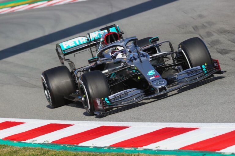 Lewis Hamilton, Mercedes, racingline