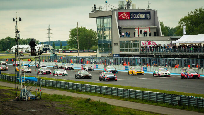 WTCR Slovakiaring, F1