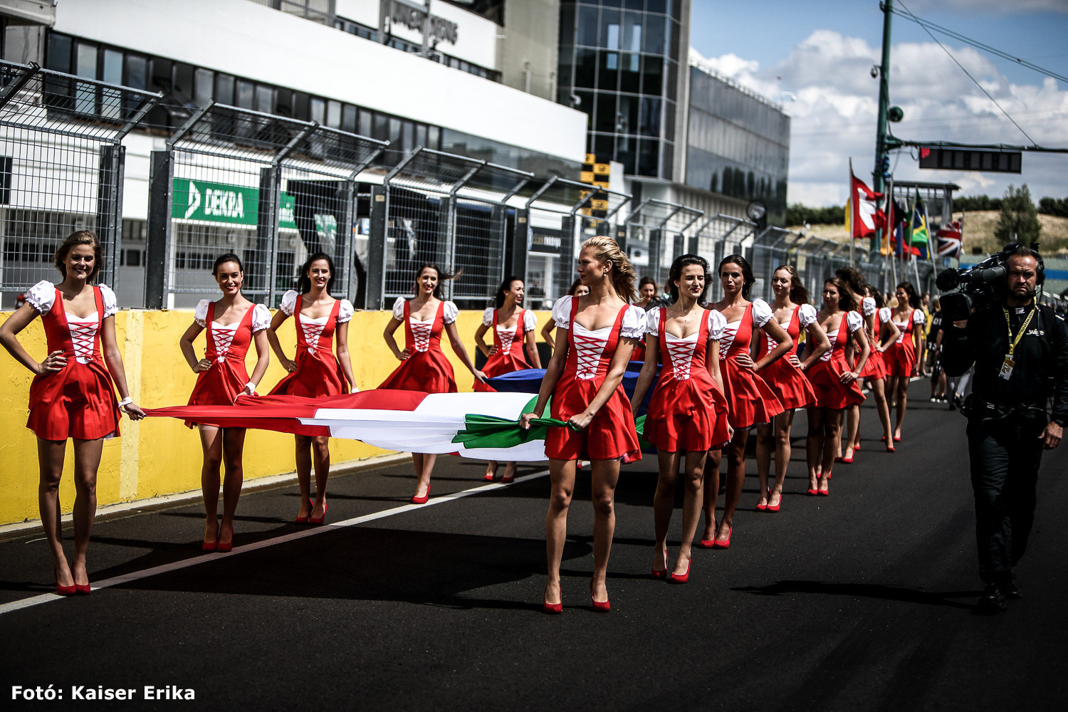 Grid girl puzzle: magyar lányok a Hungaroringen