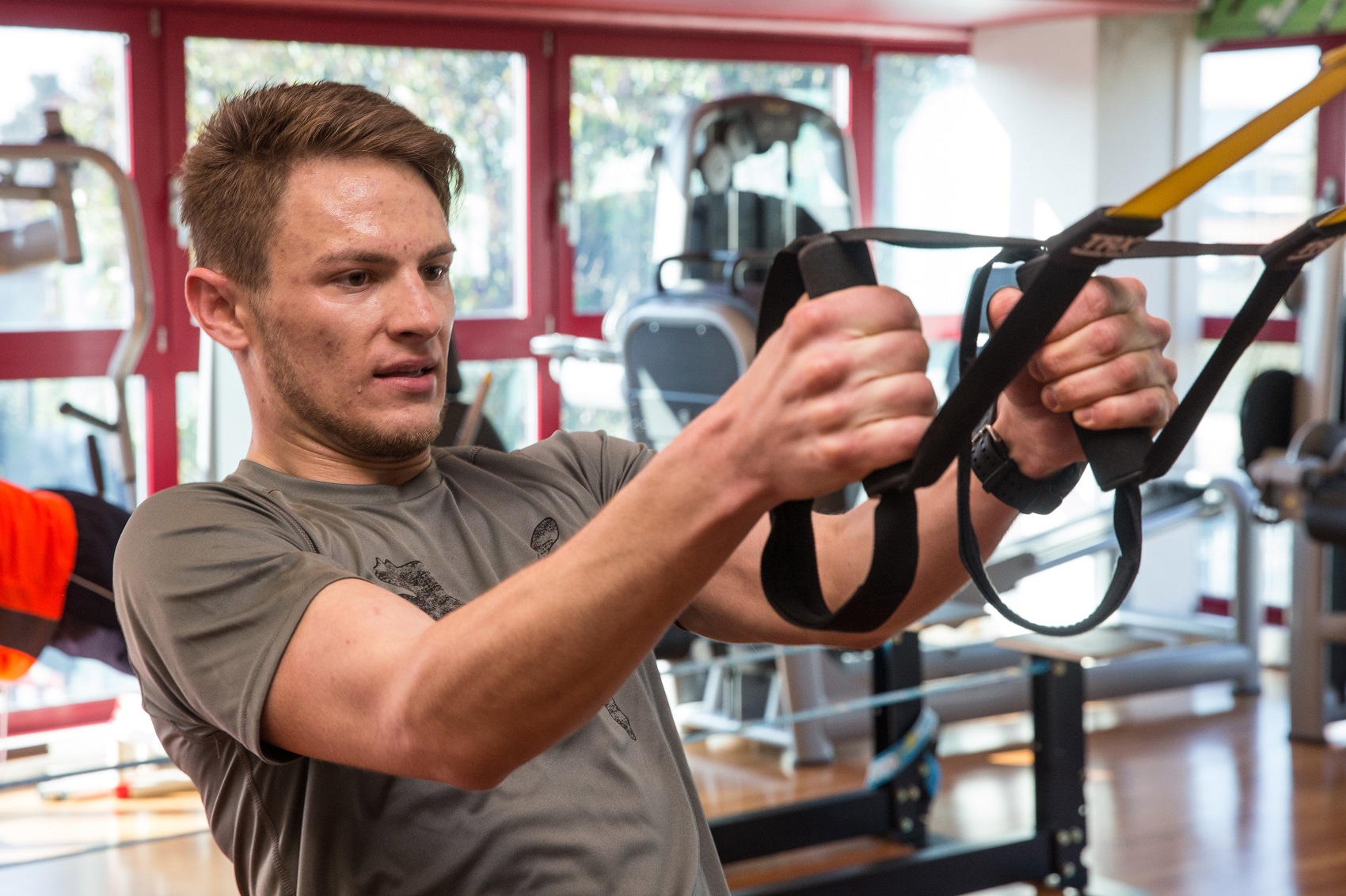 Edzések, virtuális versenyek és új hobbik: így telnek a BMW-pilóták napjai a koronavírus alatt