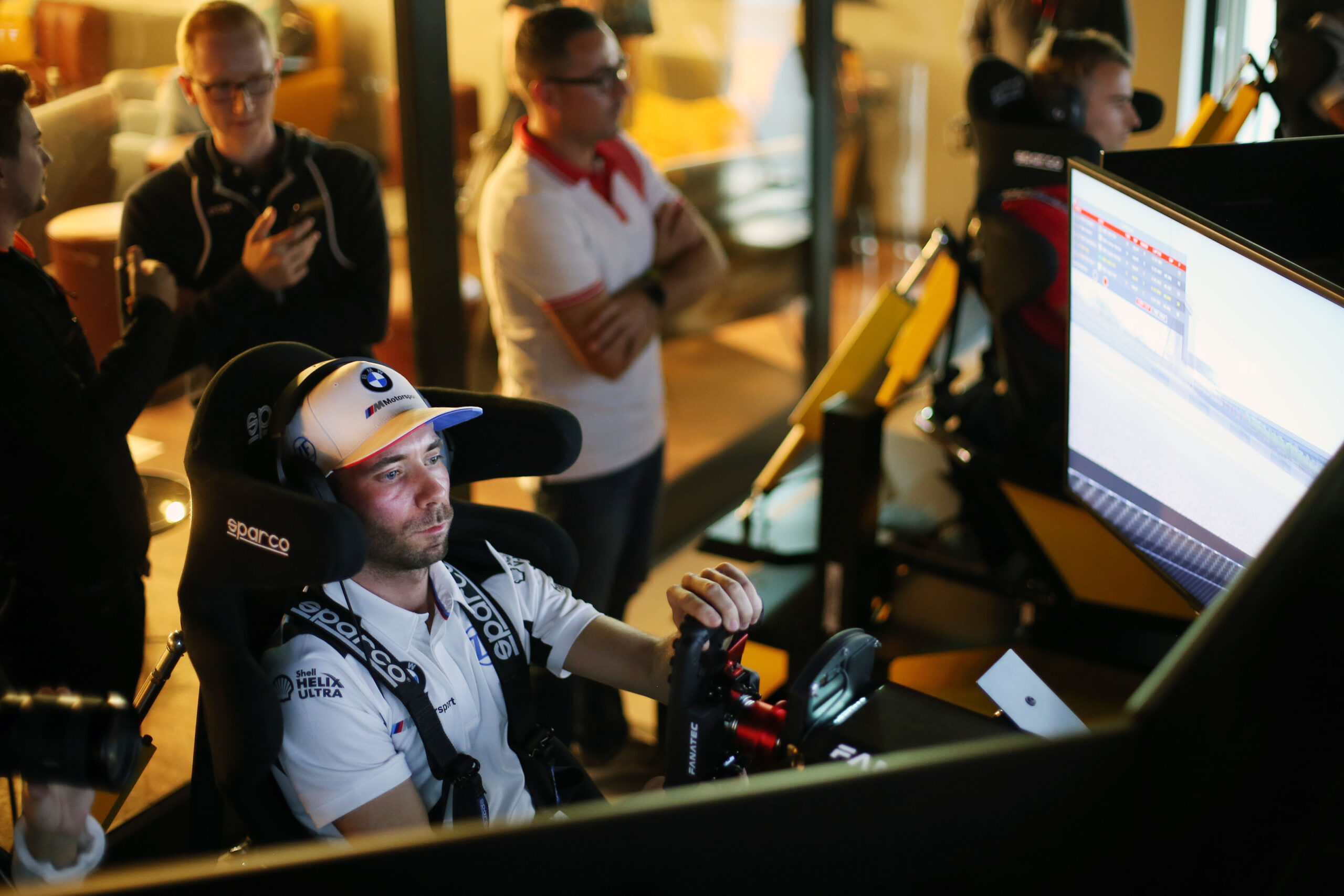 „Segít ébren tartani az ösztöneimet” – Philipp Eng a verseny-szimulátorról