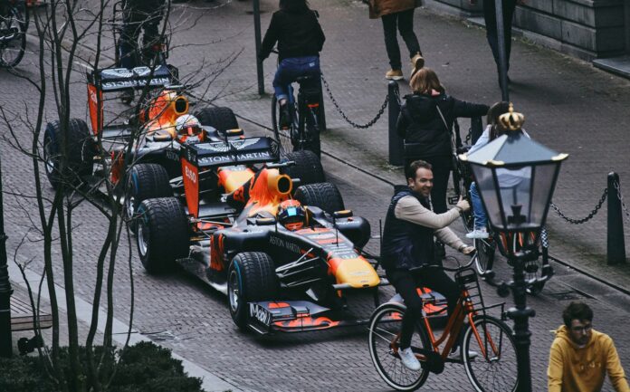 Max Verstappen, Alexander Albon, red bull, racingline.hu