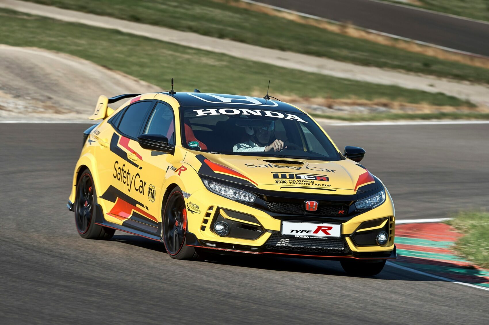 Bemutatkozott a WTCR új biztonsági autója