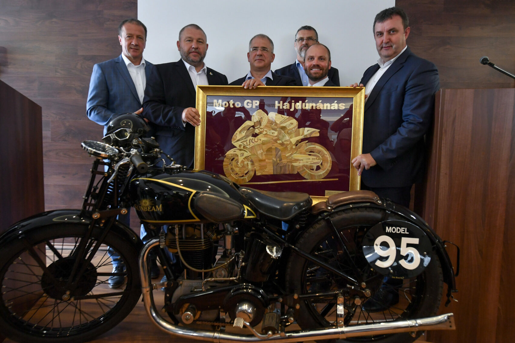 Palkovics: MotoGP-pályát épít a kormány Hajdúnánás határában