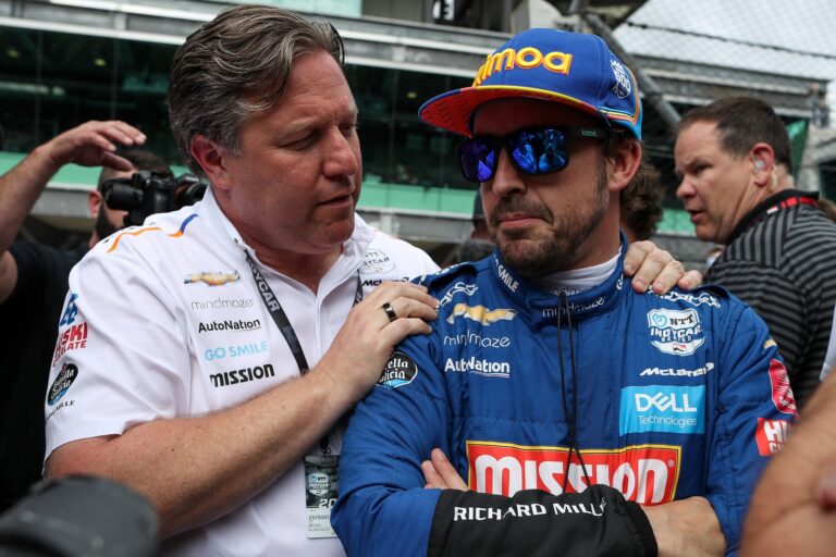 Fernando Alonso, Zak Brown, racingline.hu