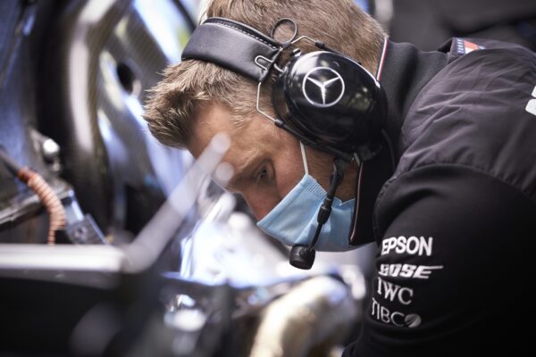 Mercedes, racingline