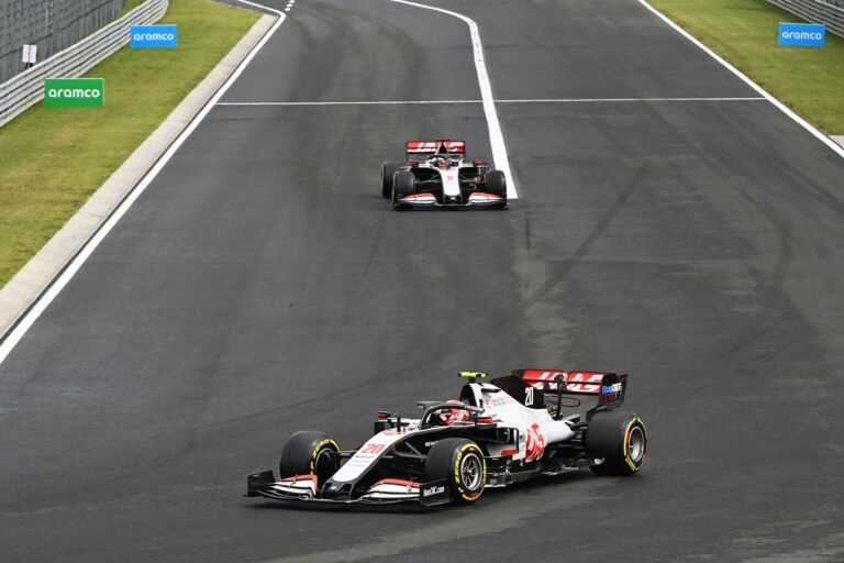 Romain Grosjean, Kevin Magnussen, Haas, racingline