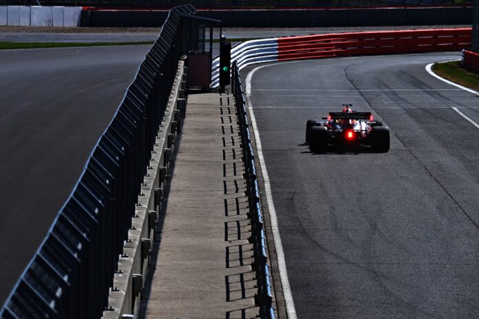 alexander albon, silverstone, racingline.hu