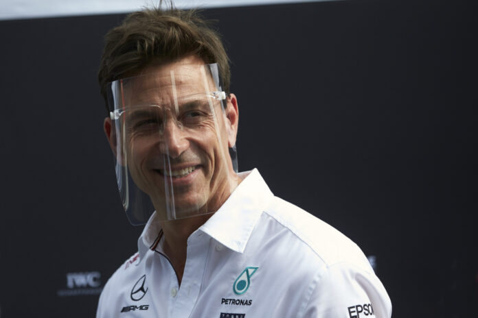 Wolff, racingline