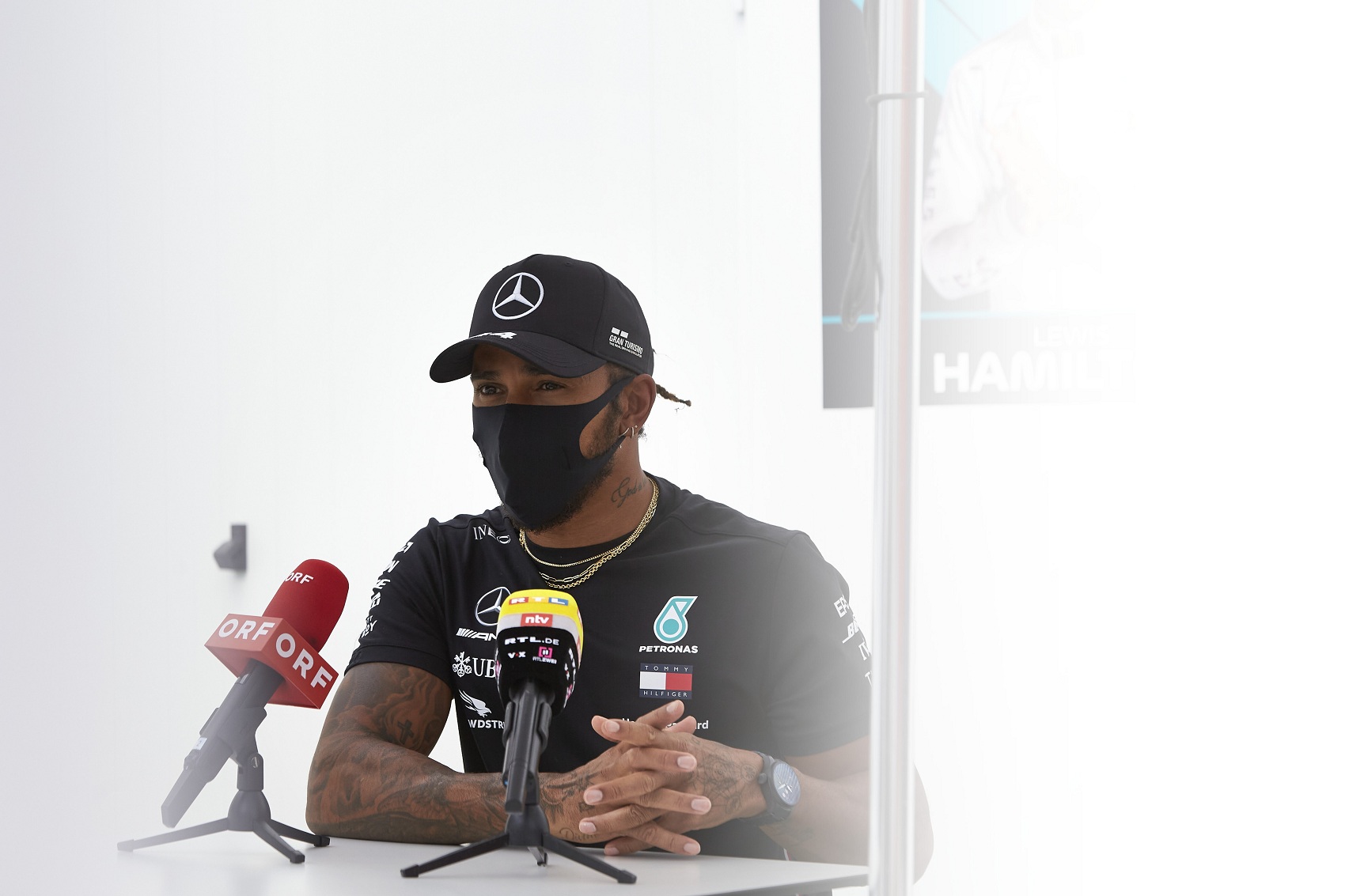Lewis Hamilton, Mercedes, racingline
