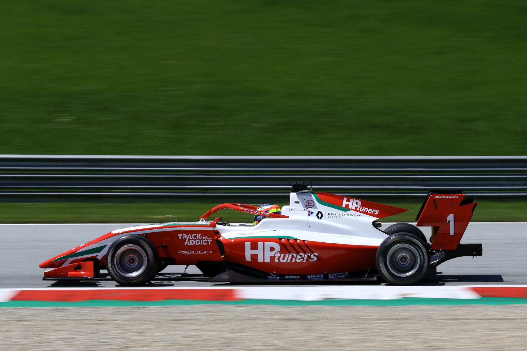 Itt az első magyarországi anomália: éhes egy versenyző!