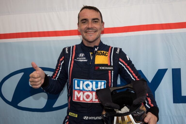 Michelisz Norbert kényelmes győzelmet aratott a Nürburgringen