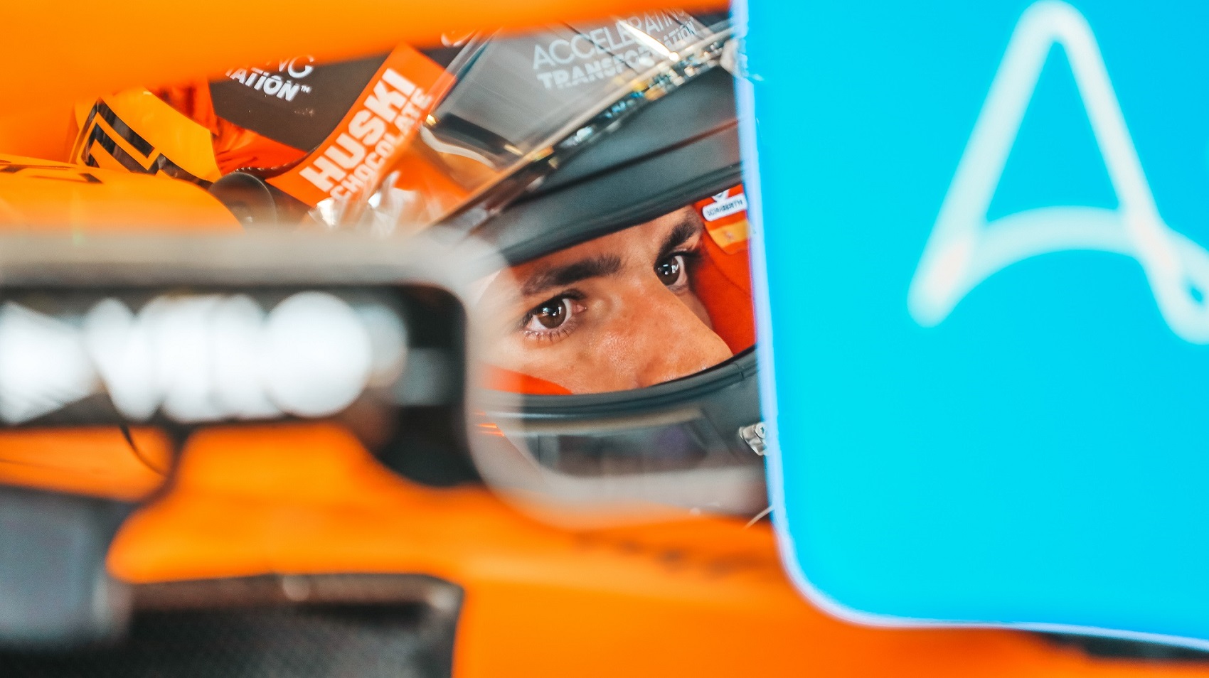 Sainz kissé dühös a Racing Pointra Perez miatt