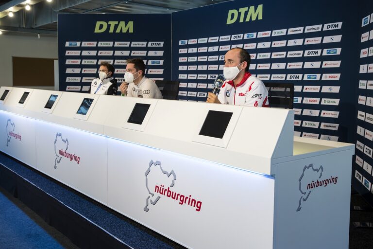 Kubica bérelt BMW M4-nek küldte a Nordschleifén, az oktató csak pislogott