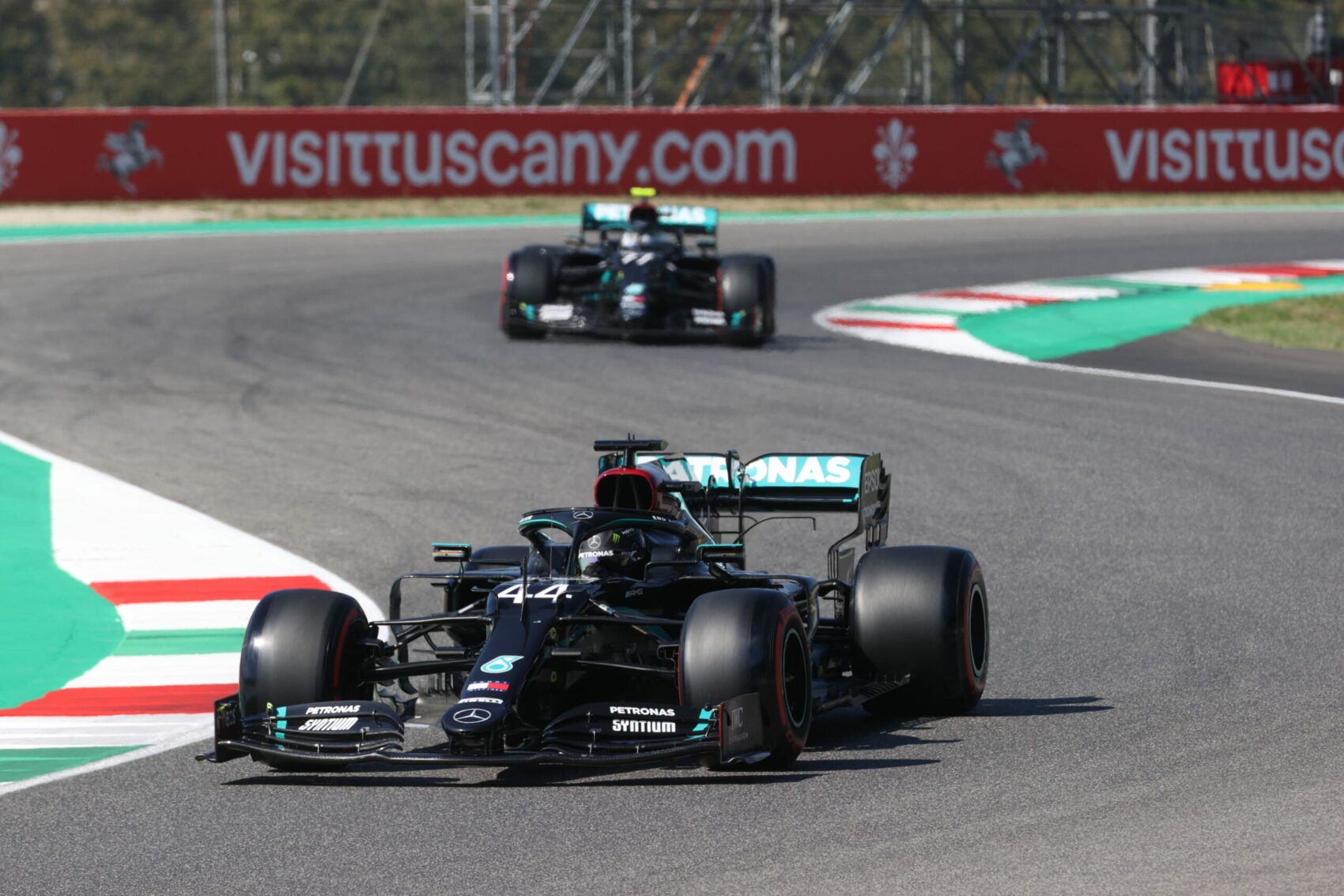 Bottas majdnem úgy néz ki Hamilton mellett, mint egy hülye