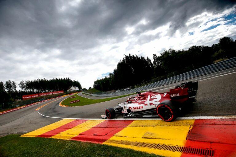 Räikkönen idei Alfájával már a szezonközi tesztek óta problémák voltak