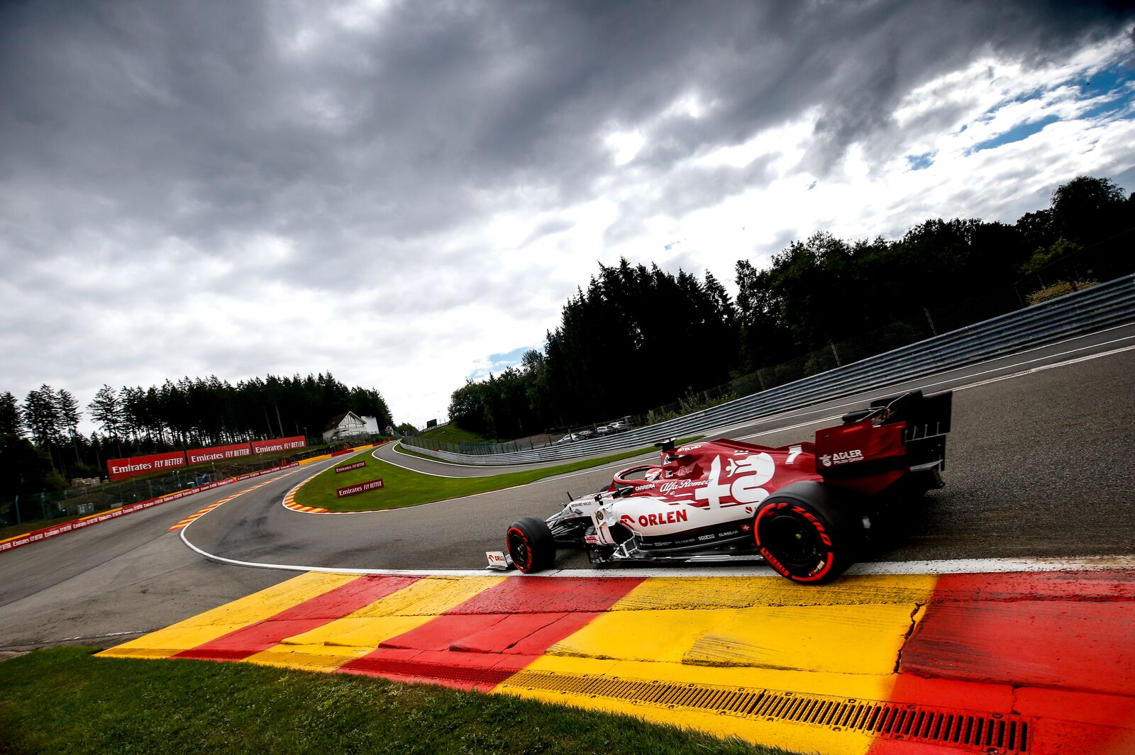 Räikkönen idei Alfájával már a szezonközi tesztek óta problémák voltak