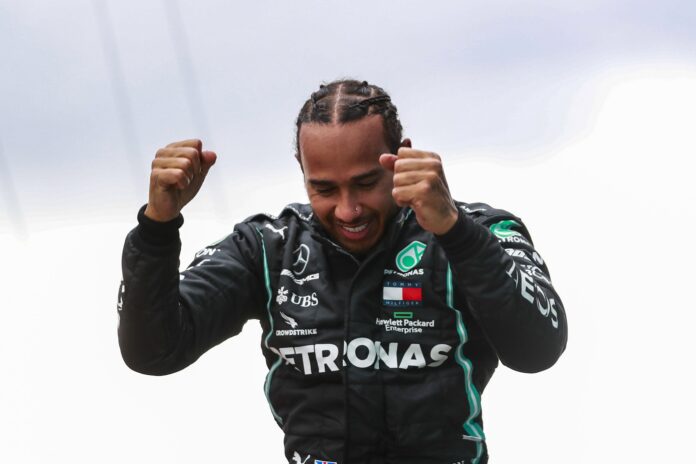 Lewis Hamilton, Mercedes, racingline