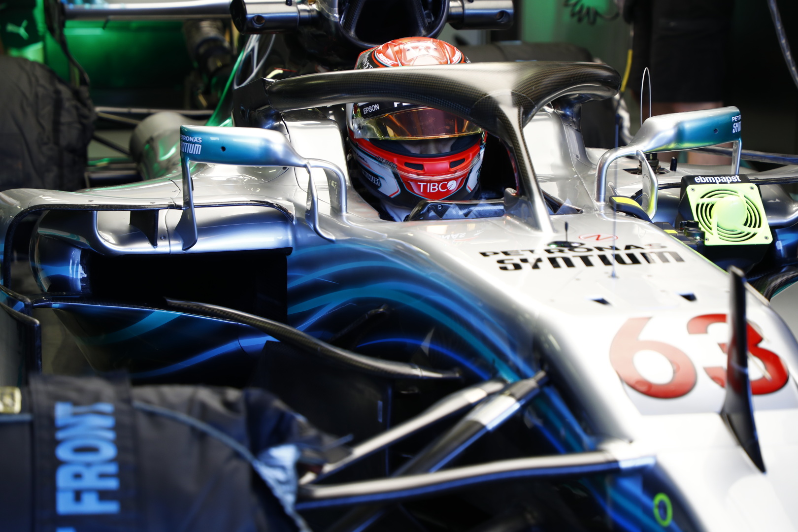 Wolff örömmel nézi majd Russellt Bottas mellett