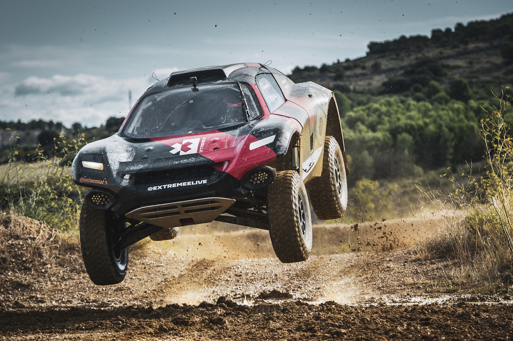 Sainz apja autóját vezette az Extreme E hivatalos tesztjén – VIDEÓVAL!