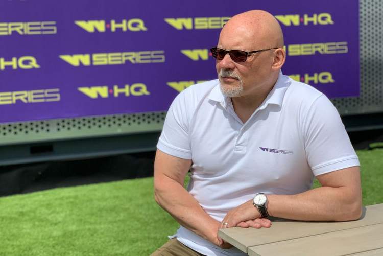 Matt Bishop irányítja majd az Aston Martin kommunikációját