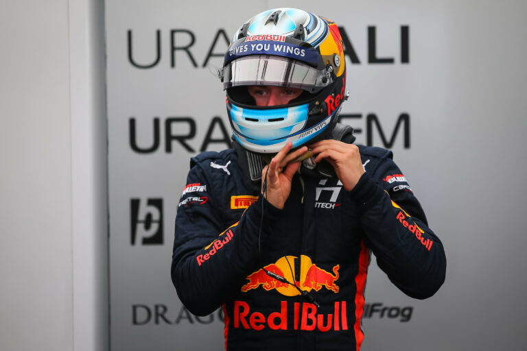A Hitech Red Bull juniorokkal vág neki 2021-nek