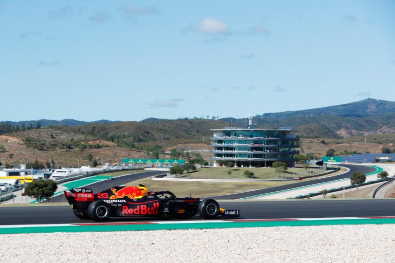 Alexander Albon, Red Bull, Portimao, Portugália, racingline.hu, f1