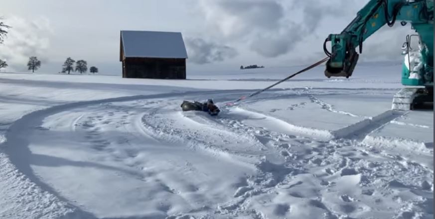 Munkagépek alternatív felhasználása, téli „száguldásra”