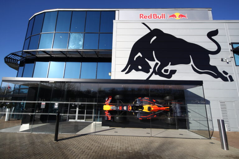 Red Bull, racingline