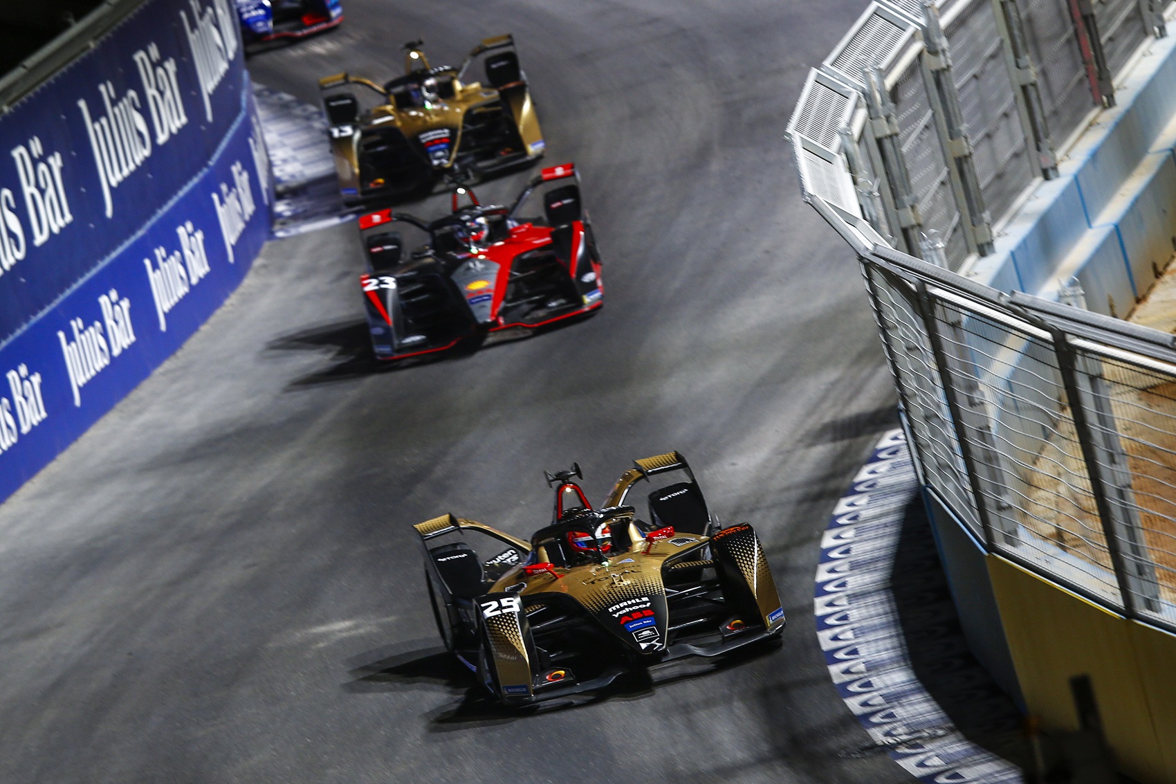 A Formula E le fogja gyorsulni az F1-et, az e-üzemanyagnak pedig nincs jövője?