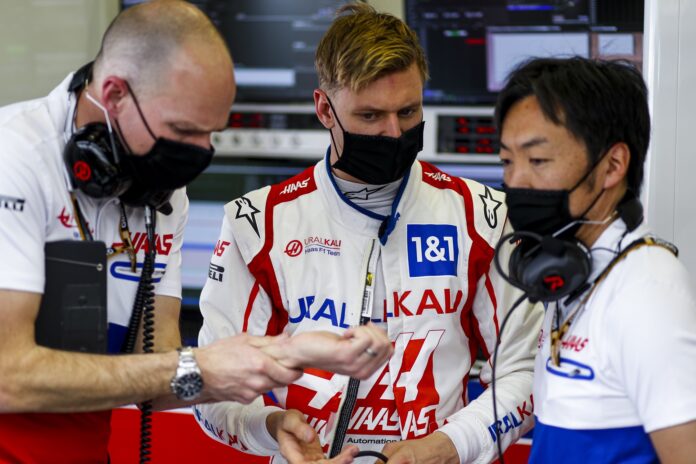 Gary Gannon, Mick Schumacher, Ayao Komatsu