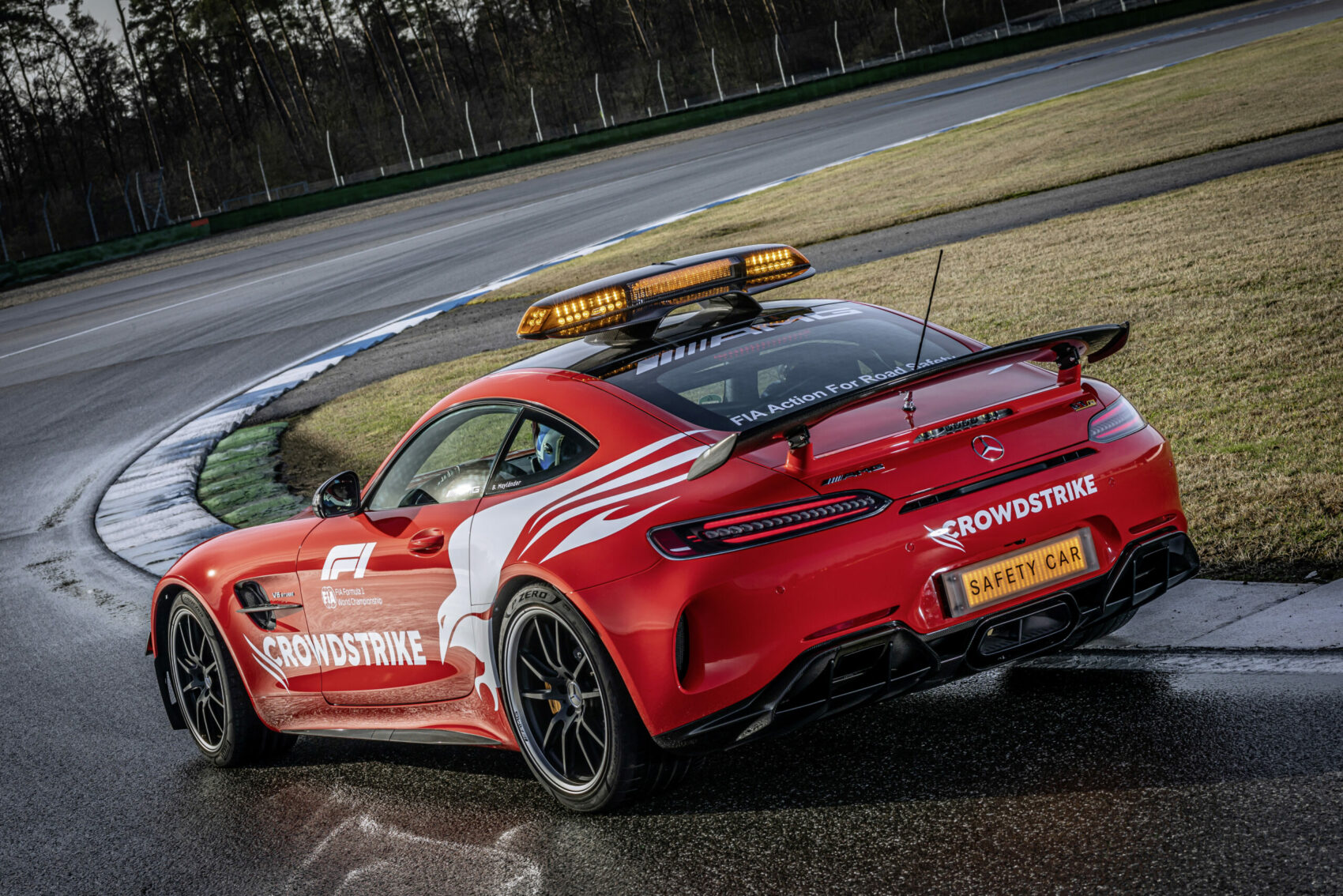 A biztonsági autó vezetője aggódik az új szezon miatt