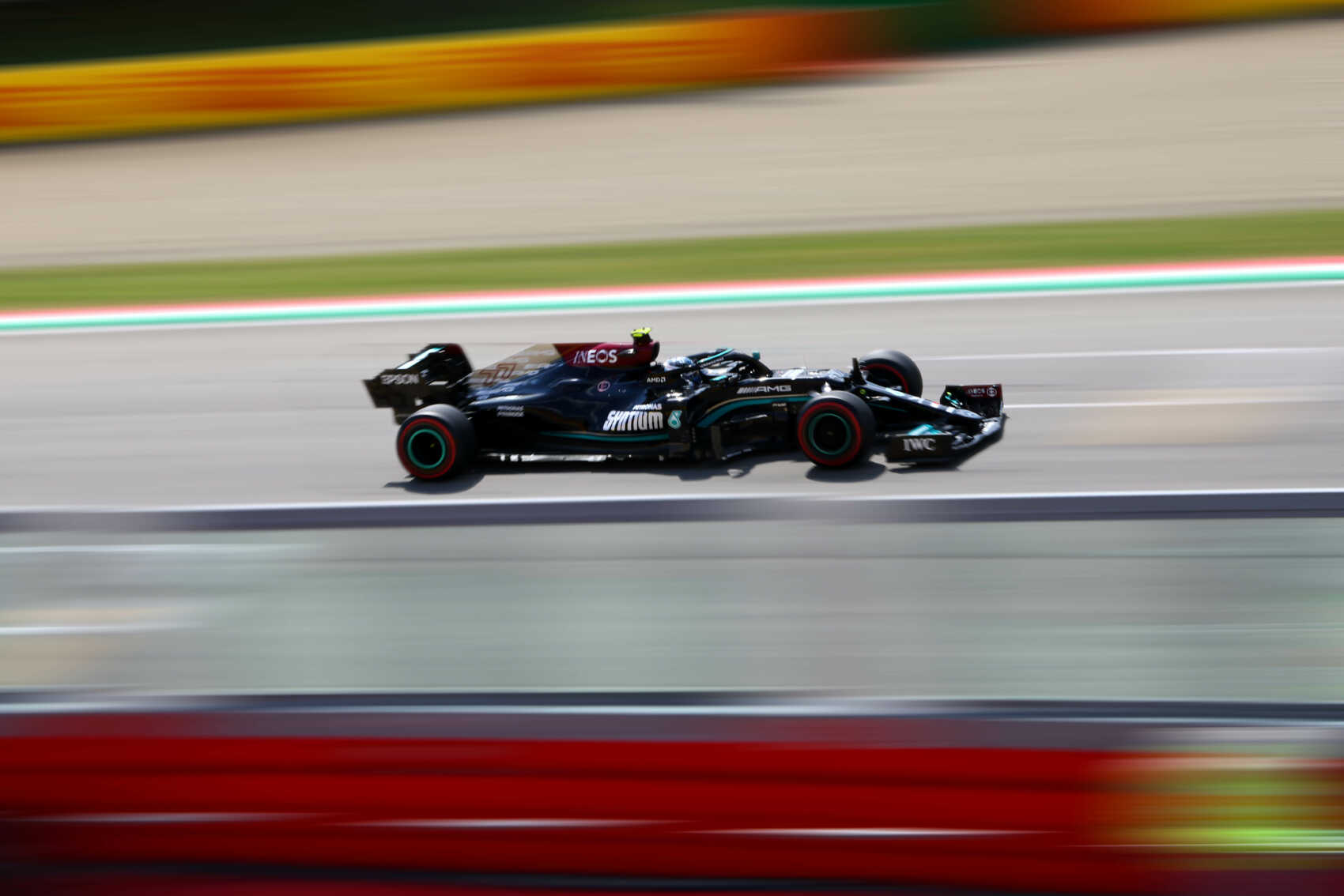 Olaszországban tesztelt a Mercedes és a Ferrari