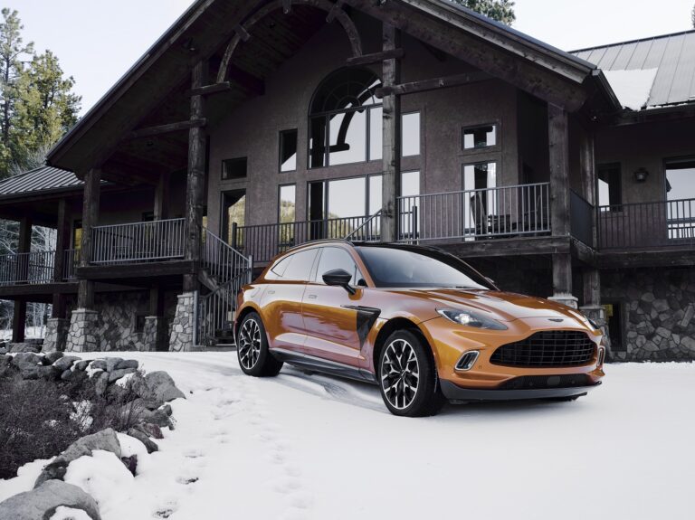 aston martin dbx