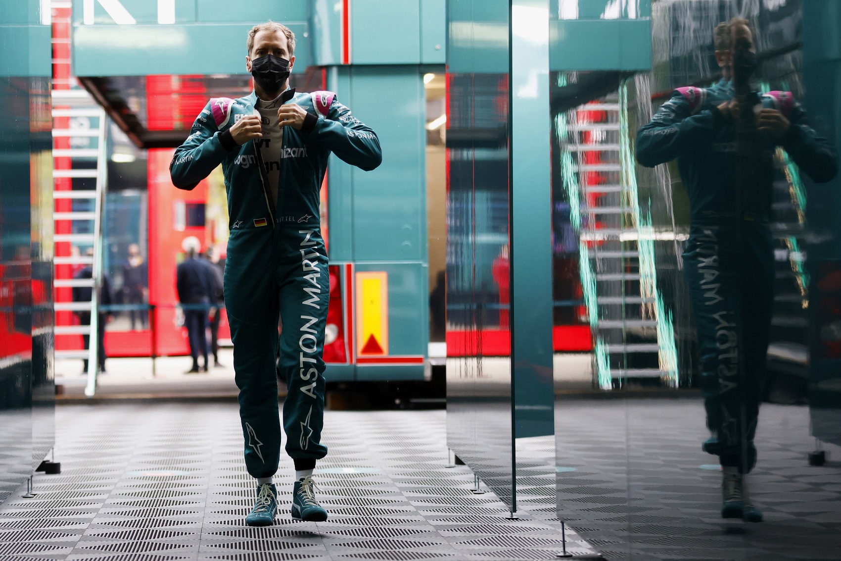 Korábbi versenyzők szerint Vettelnek már vége van a Forma-1-ben