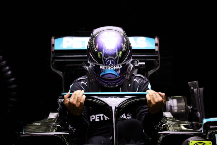 Lewis Hamilton, Mercedes, racingline