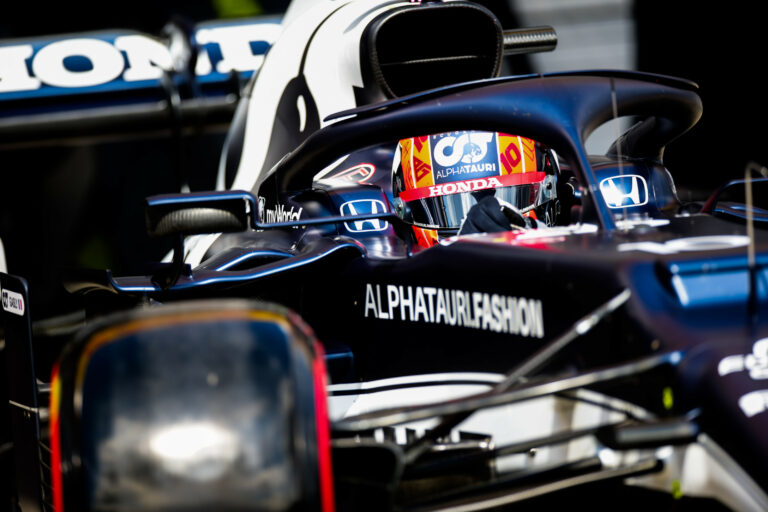 Hamilton is felfigyelt az AlphaTaurira, Gasly mindössze századokkal maradt le tőlük