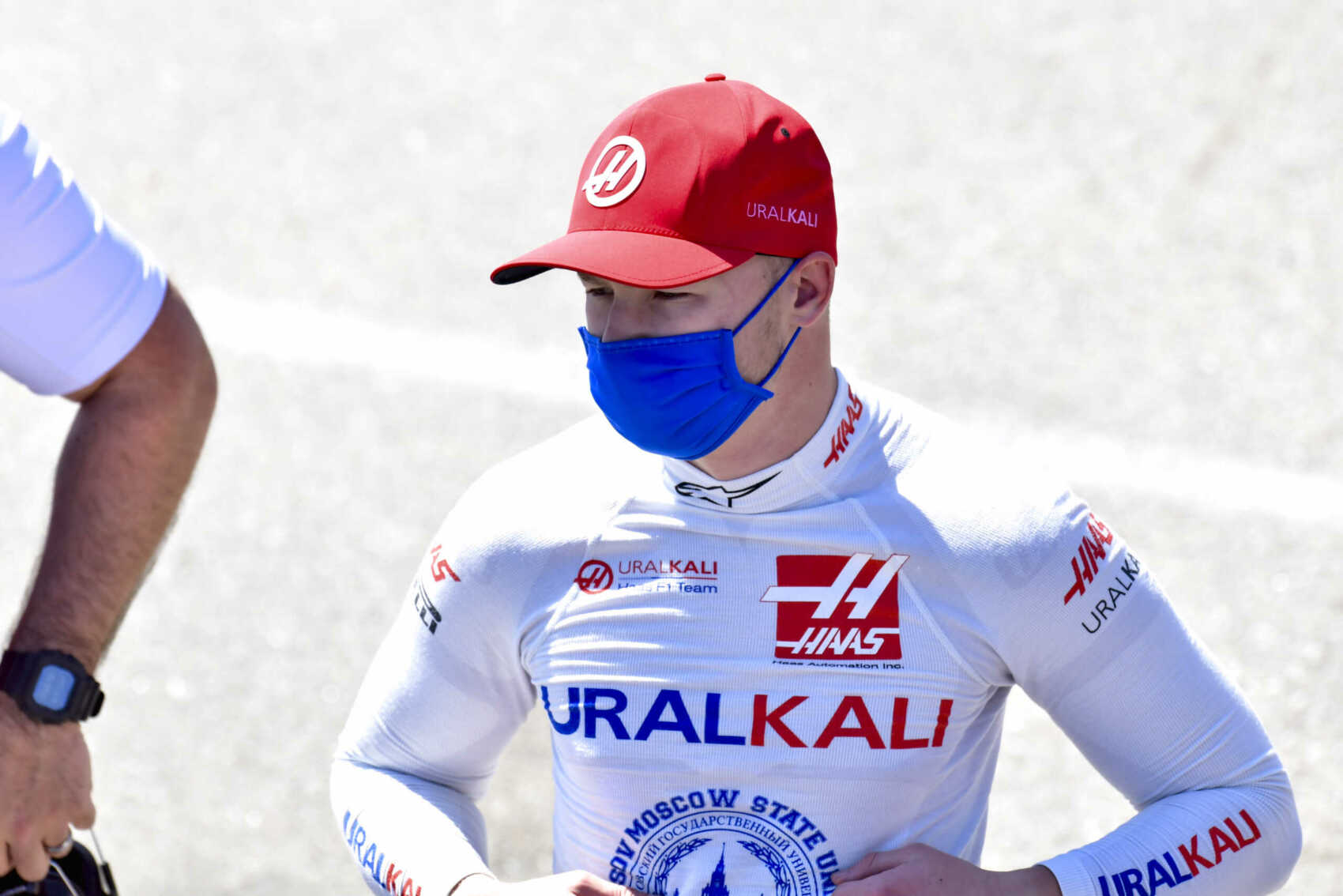 Mazepin is térdelt vasárnap, de nem azért, amiért Hamilton