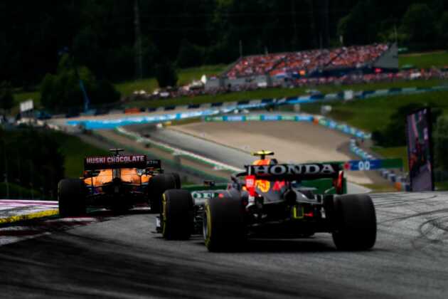 Red Bull, McLaren, előz&eacute;s