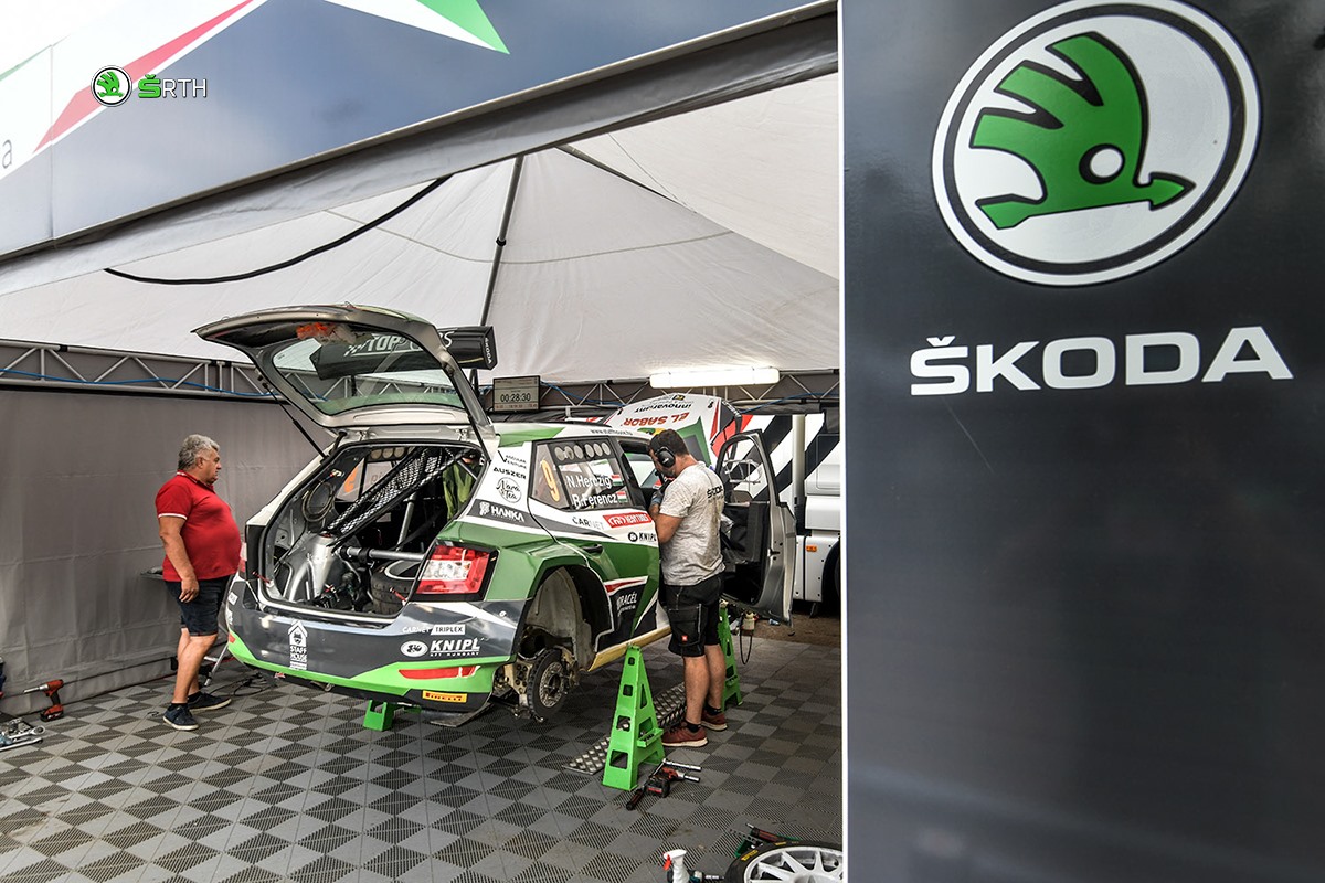 Négy gyorsaságival a vége előtt negyedikek Herczigék Rómában