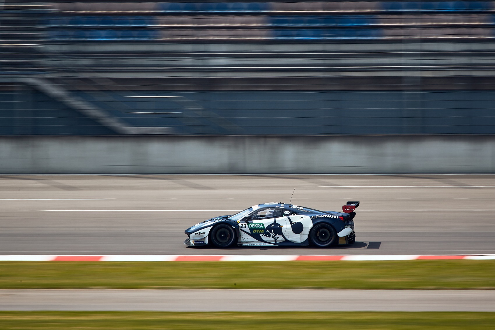 Döntött kanyar a DTM-ben: a régi Lausitzring részben visszatér