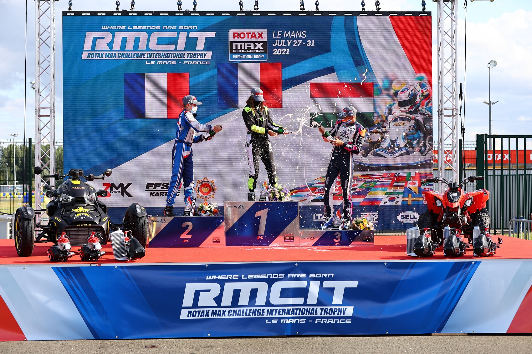 Küzdelmes hétvégén a középmezőnyben zárt, de dobogóra állhatott Vida Benedek a Le Mans-ban rendezett nemzetközi gokarttornán