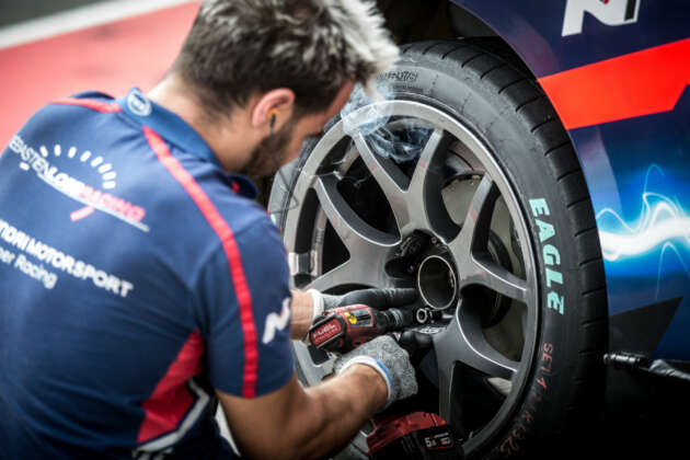 PURE ETCR, ker&eacute;kcsere