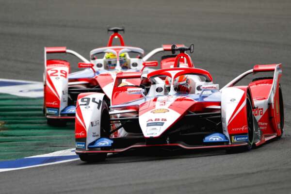 Alex Lynn & Alexander Sims, Mahindra, Formula E, racingline.hu